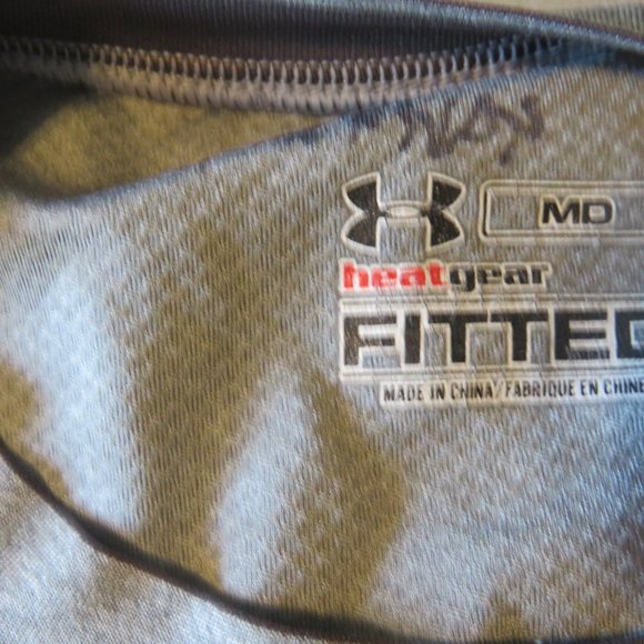 Grey Fitted Under Armour Top Size Medium - Picture 3 of 6